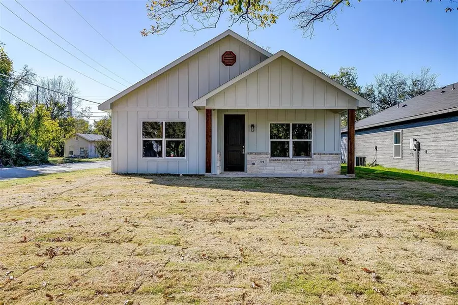 301 Chase Avenue, Cleburne, TX 76031