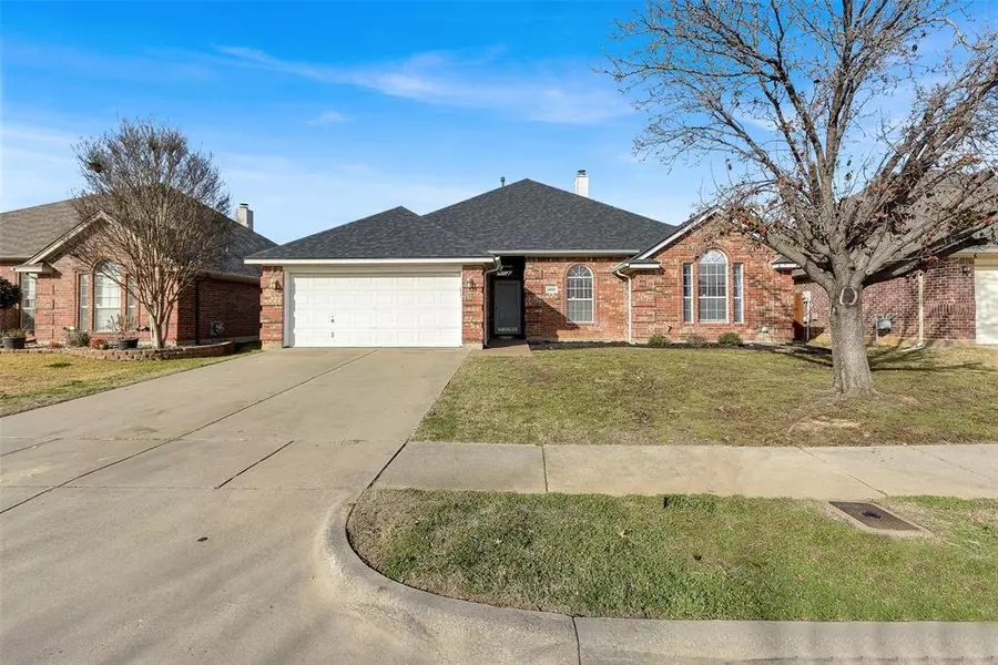 8929 Saranac Trail, Fort Worth, TX 76118