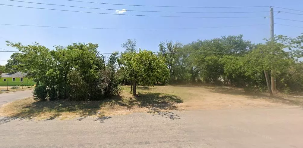 515 E 5th Street, Mcgregor, TX 76657