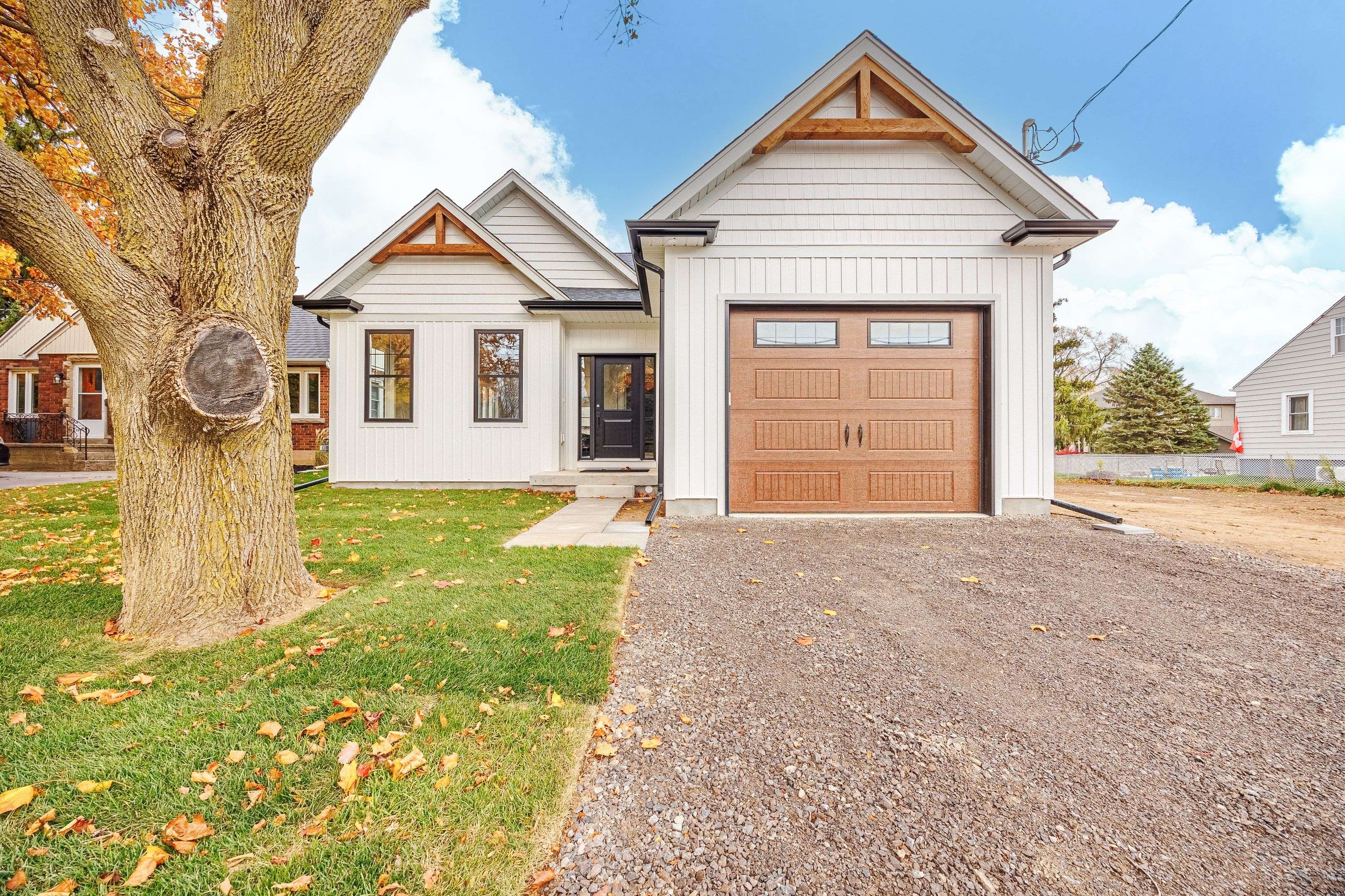 1051 PELHAM ST, Pelham, ON L3C 3E4