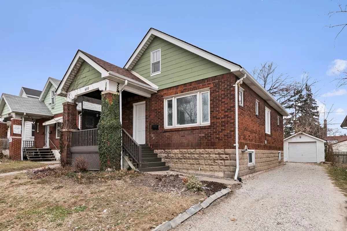 Windsor, ON N9B 2L3,680 Josephine AVE