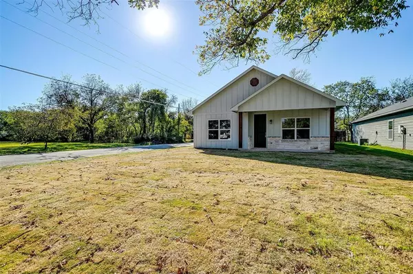 Cleburne, TX 76031,301 Chase Avenue