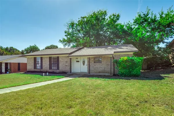 238 Silver Creek Drive,  Duncanville,  TX 75137