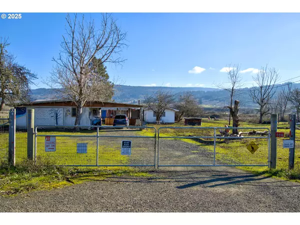 447 EAGLE VALLEY RD, Oakland, OR 97462