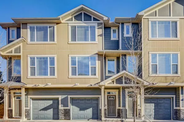 550 Panatella WALK Northwest, Calgary, AB T3K 0Z4