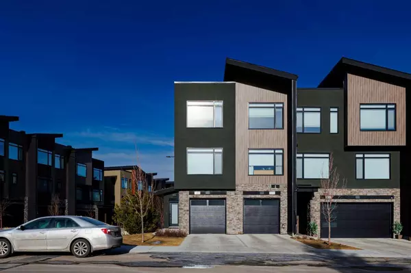 311 Royal Elm RD NW, Calgary, AB T3G 0G8