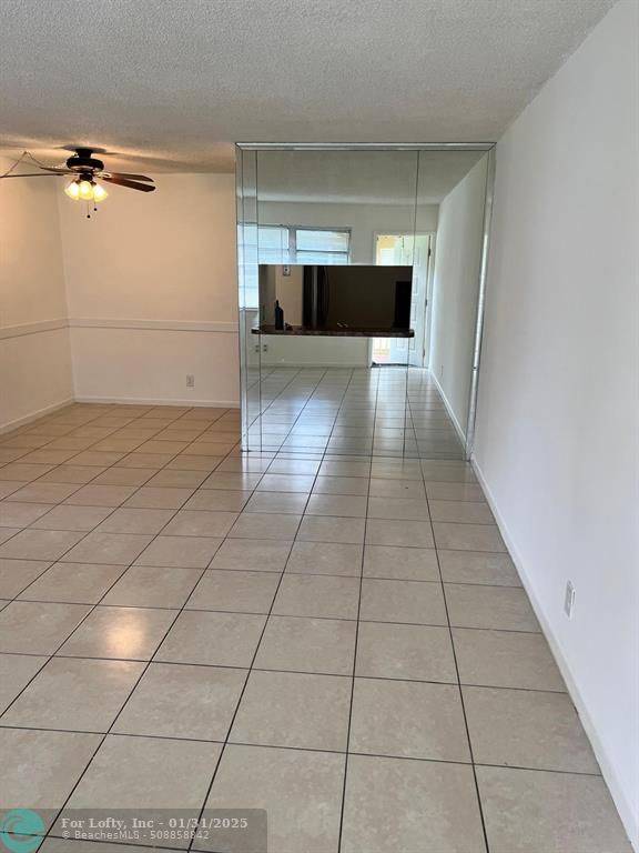 Coral Springs, FL 33071,1040 Twin Lakes Dr  #1040