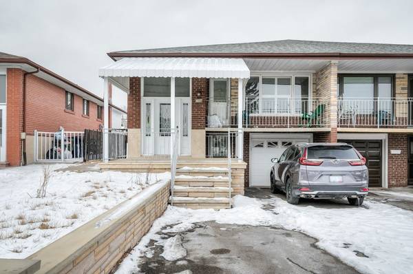 298 Hullmar DR, Toronto W05, ON M3N 2G1