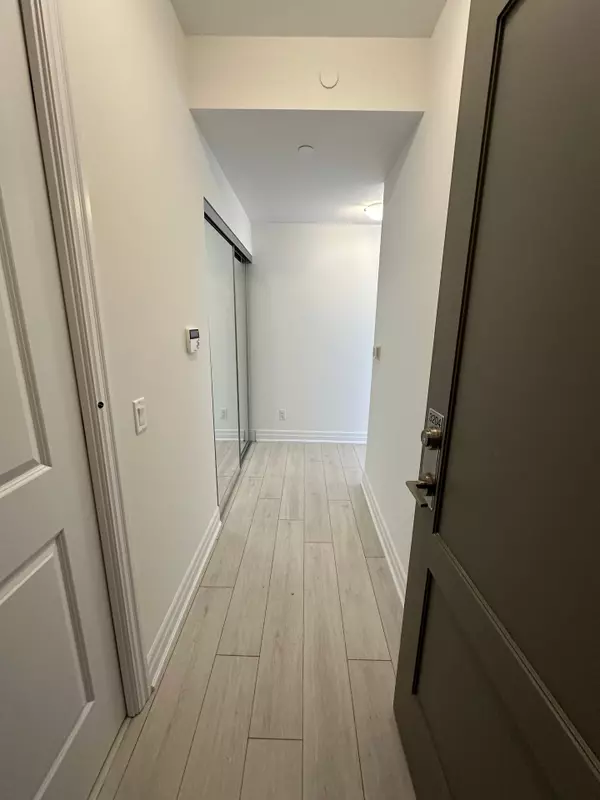 Mississauga, ON L5B 0N6,30 Elm DR #3204