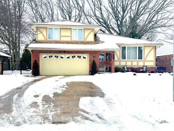 51 Camden PL, London, ON N5X 2K5