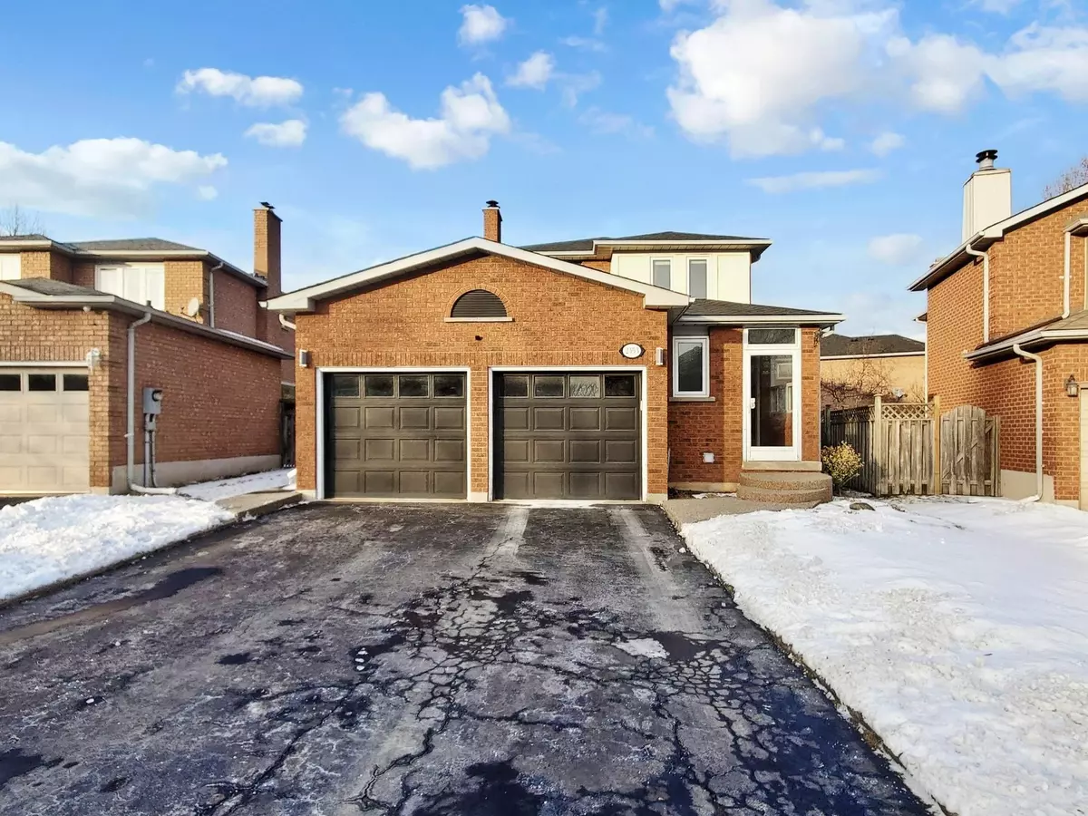 Halton, ON L6H 5X3,2353 Mowat AVE