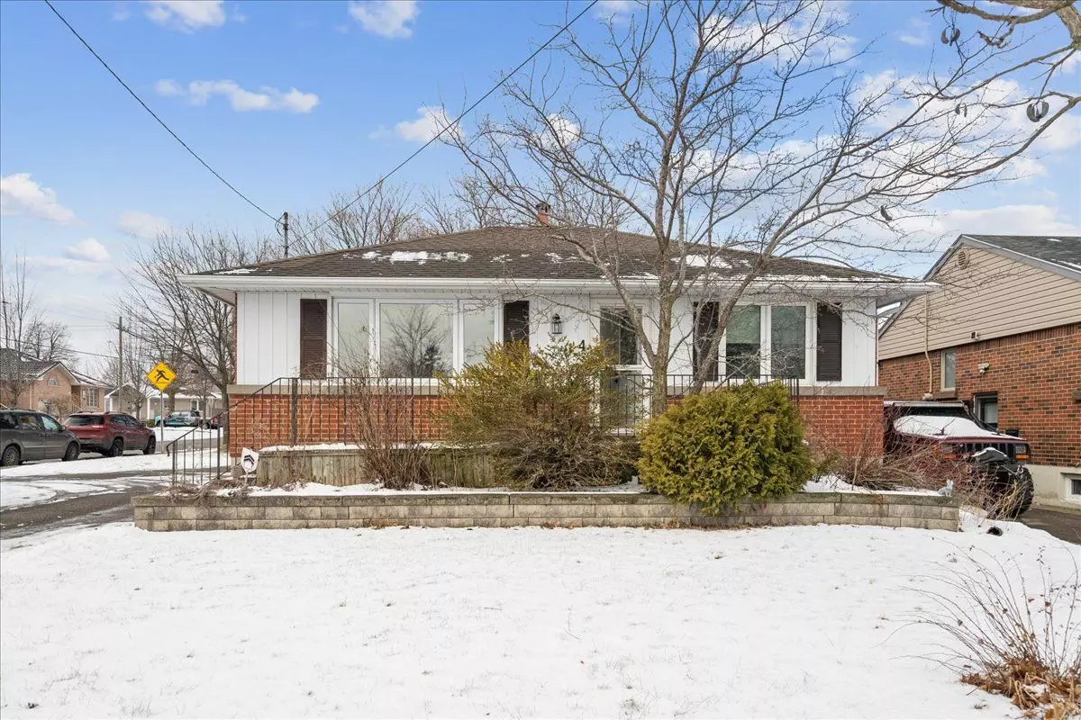 Hamilton, ON L8T 3L1,4 Fernwood CRES