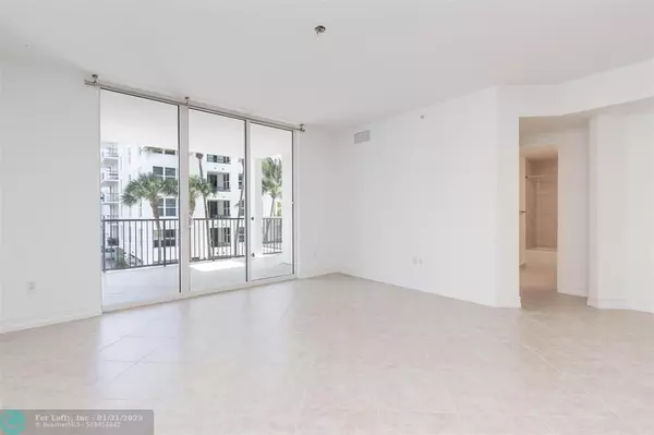 Deerfield Beach, FL 33441,191 S Ocean Dr  #311