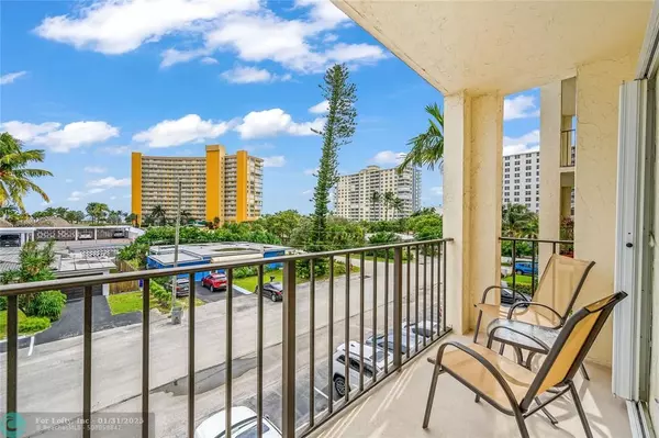 Pompano Beach, FL 33062,400 N Riverside Dr  #304