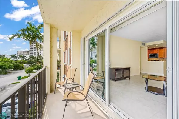 Pompano Beach, FL 33062,400 N Riverside Dr  #304