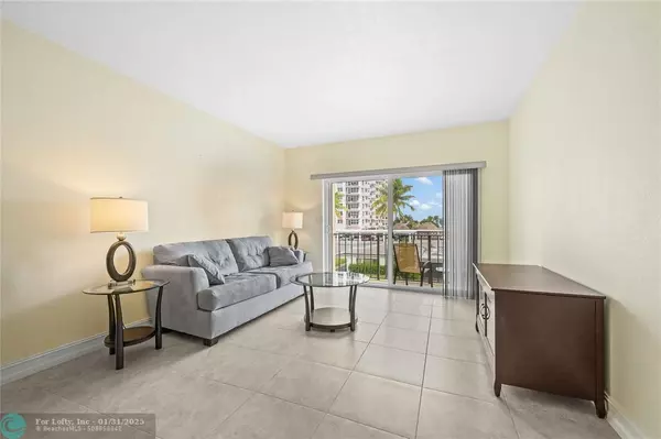 Pompano Beach, FL 33062,400 N Riverside Dr  #304