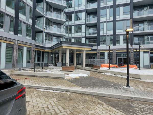 2501 Saw Whet BLVD #203, Oakville, ON L6M 5N2