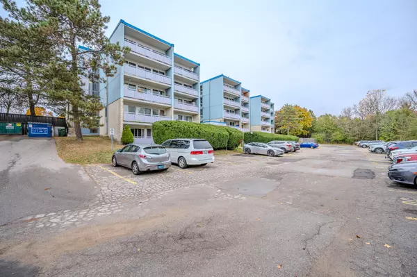 Guelph, ON N1G 2V5,105 Conroy CRES #312