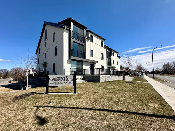 33 Maple Grove RD #305, Kanata, ON K2L 2S7