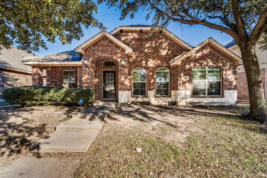 202 Cool Meadows Lane, Red Oak, TX 75154