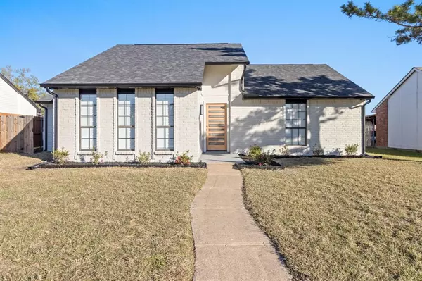 2717 Poplar Trail,  Garland,  TX 75042