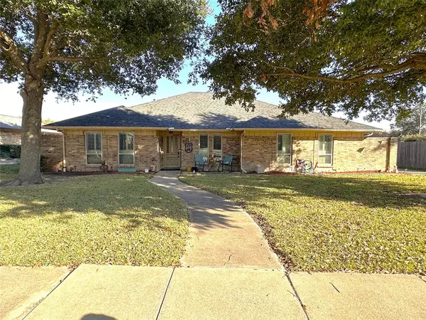 922 Lakeshore Drive, Mesquite, TX 75149