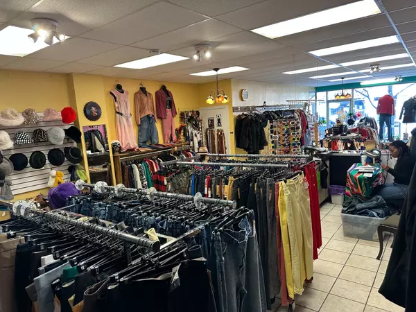 Toronto C01, ON M6H 1N7,1275 Bloor ST W