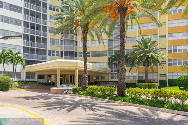 Hallandale Beach, FL 33009,100 Golden Isles Dr  #408