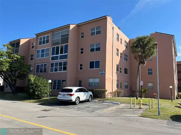 Lauderdale Lakes, FL 33311,2861 Somerset Dr  #101