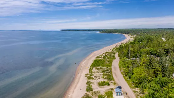 Wasaga Beach, ON L9Z 2P4,395 Eastdale DR