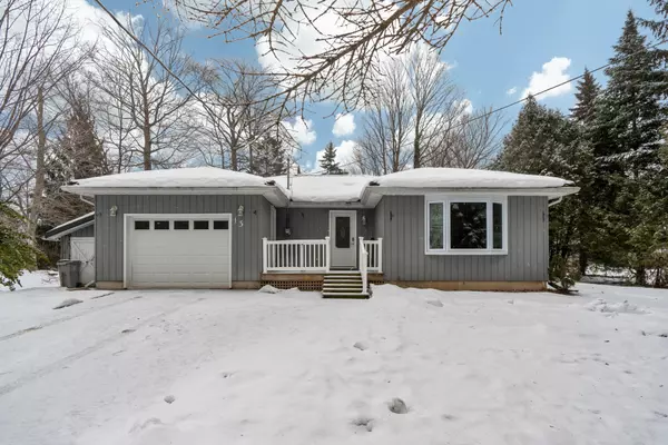 13 PARK RD, Central Huron, ON N7A 3X8