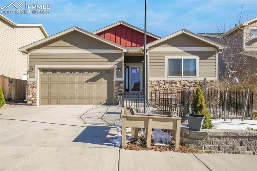 6887 Edmondstown DR, Colorado Springs, CO 80923