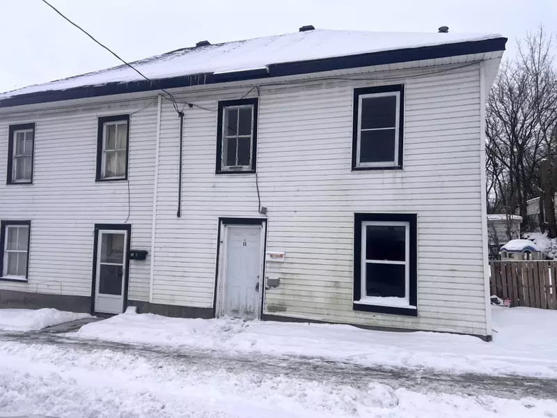 35 Main ST W, Lanark, ON K7A 1M7