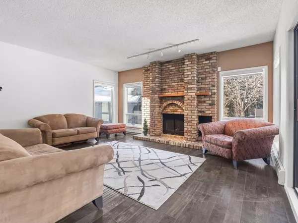 Calgary, AB T3B3B9,420 Varsity Estates PL Northwest