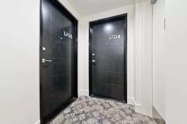 Calgary, AB T2P1J3,930 6 AVE Southwest #1704