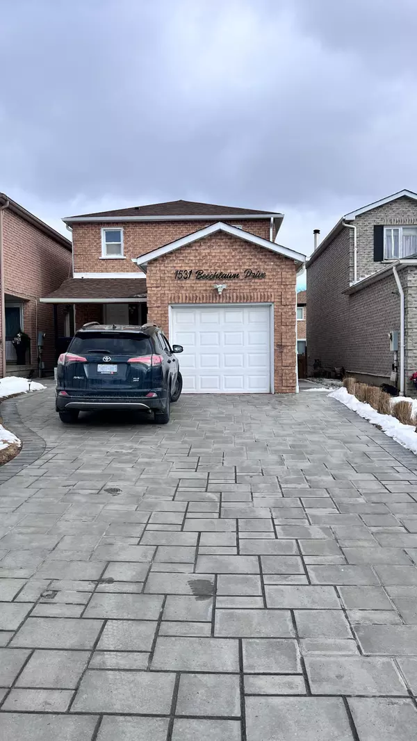 1531 Beechlawn DR, Pickering, ON L1V 6E8