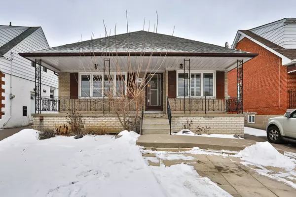 288 Hillmount AVE, Toronto W04, ON M6B 1Y4