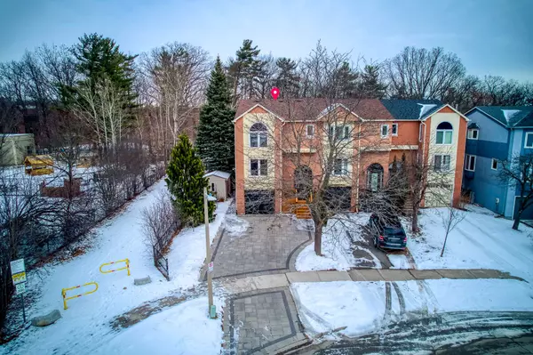 Oakville, ON L6H 5P4,1523 Litchfield RD