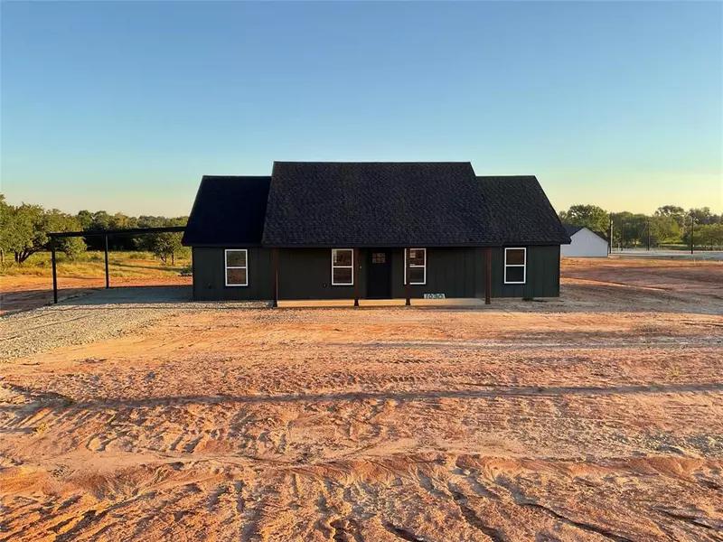 1030 Hereford Drive, Springtown, TX 76082