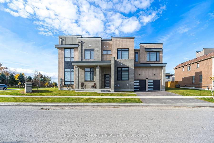 2 Crows Nest LN, Clarington, ON L1C 4A7