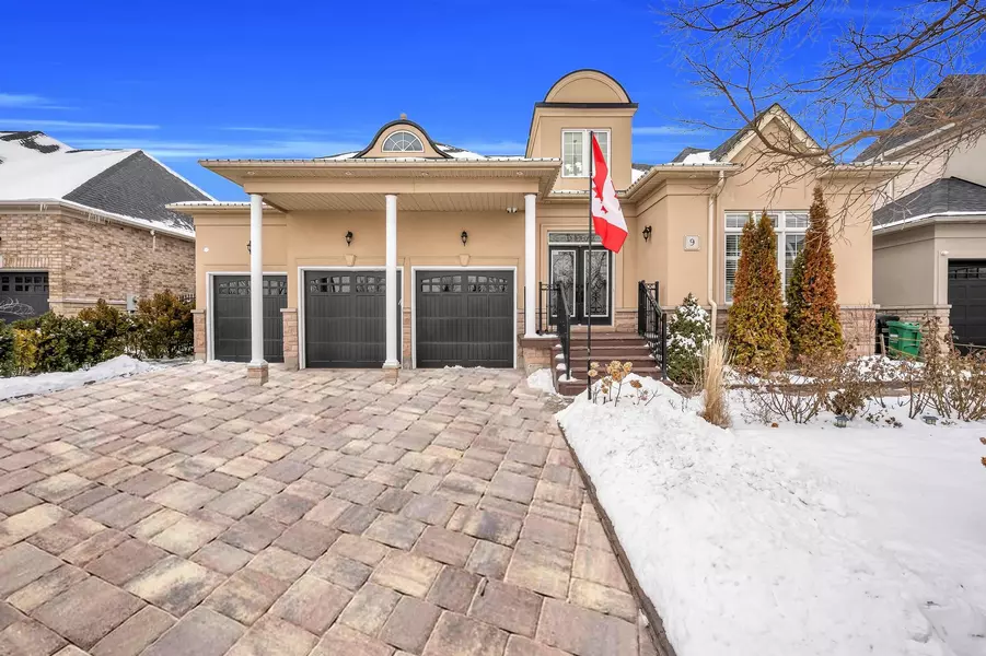 9 Louvre CIR N, Brampton, ON L6P 1W2