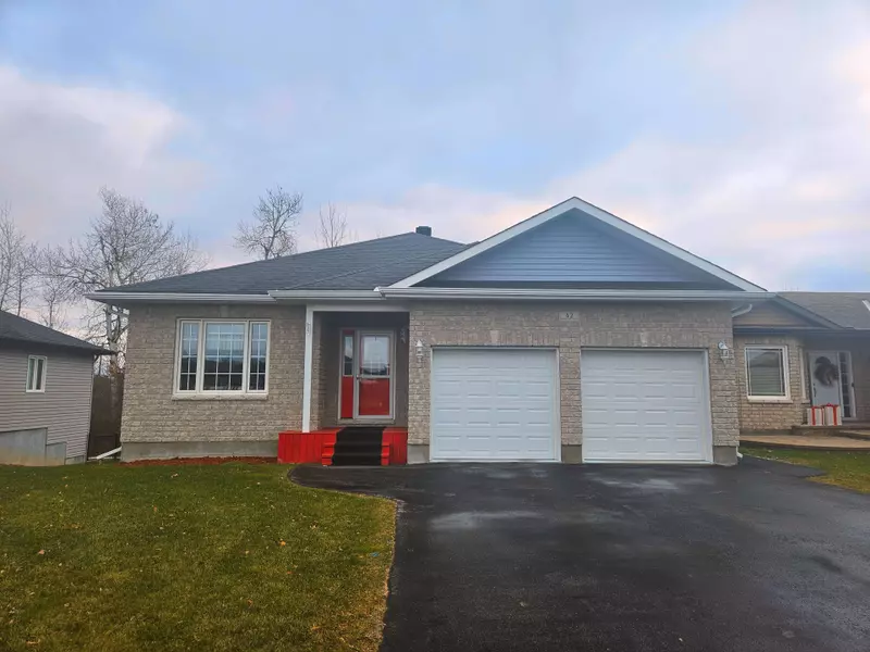 42 Code CRES, Lanark, ON K7A 0A9