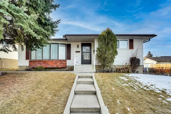 1811 58 ST Northeast, Calgary, AB T1Y 1M8