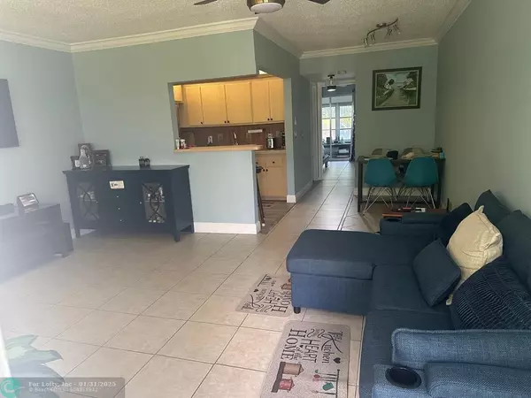 Deerfield Beach, FL 33442,283 Newport R  #283