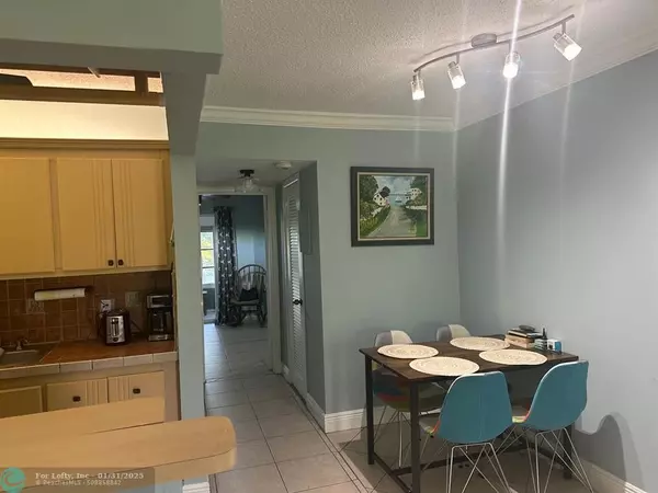 Deerfield Beach, FL 33442,283 Newport R  #283