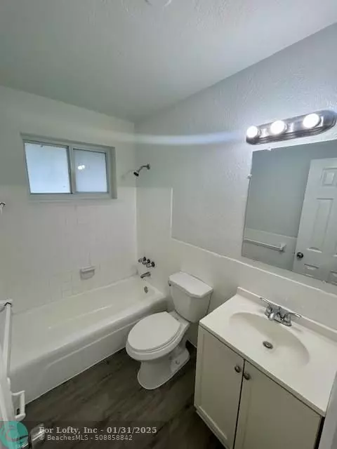 Miramar, FL 33023,7421 Venetian St  #8