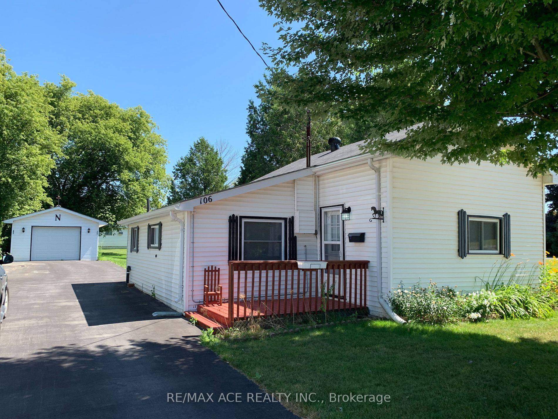 Kincardine, ON N0G 2T0,106 King ST