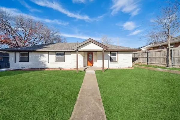 806 Turner Boulevard, Grand Prairie, TX 75050