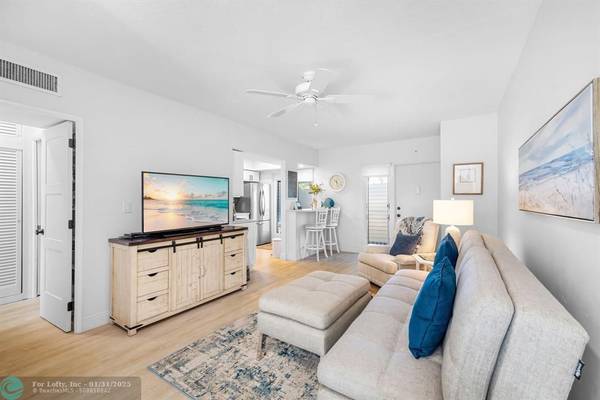 Lauderdale By The Sea, FL 33062,1967 S Ocean Blvd  #108