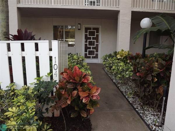 Delray Beach, FL 33484,6096 Huntwick Ter  #104